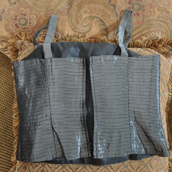 NWT LOFT METALLIC TOP. - Picture 2 of 9